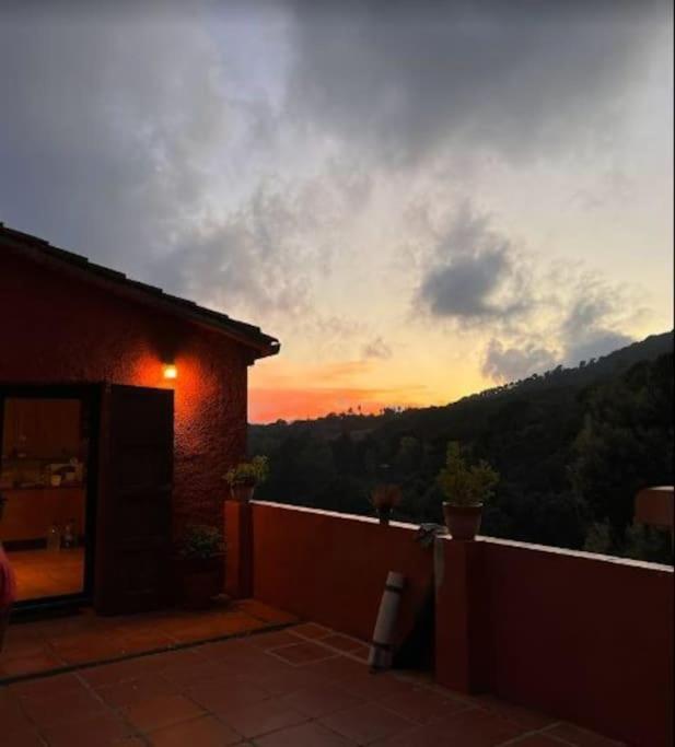 Masia Can Castellar Sant Iscle De Vallalta Exterior foto